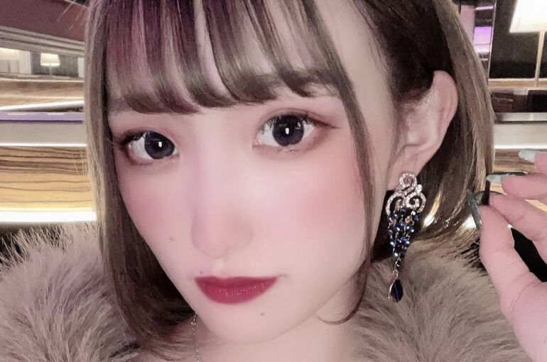 ドレス女性