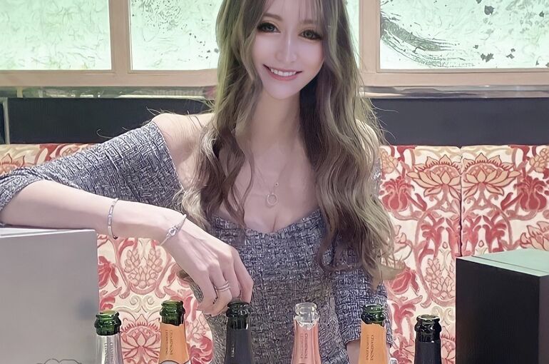 ドレス女性