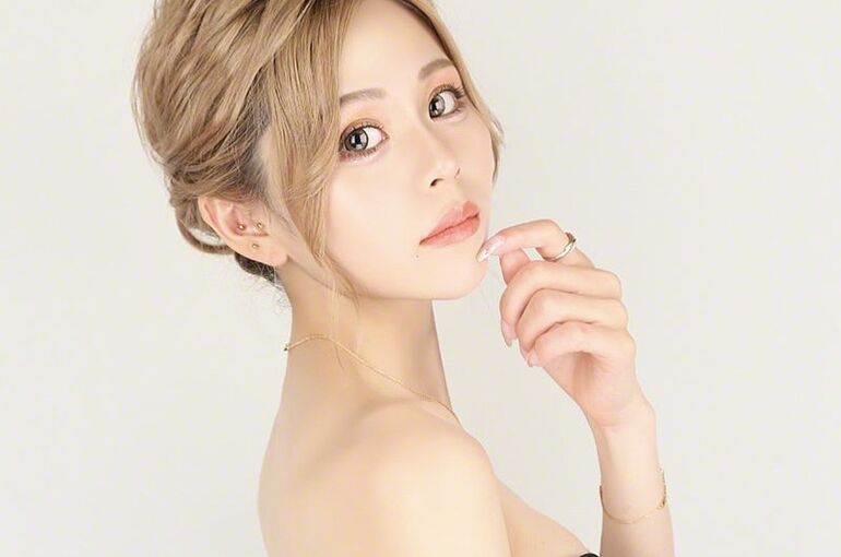 ドレス女性